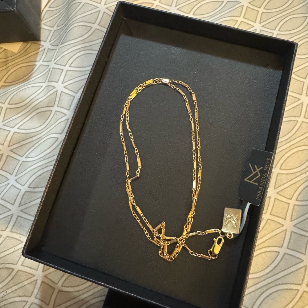Miranda Frye Lindsey Chain